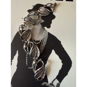 Vintage SARAH COV Signed Art Deco Style Silver Leaves and Swirls Bracelet